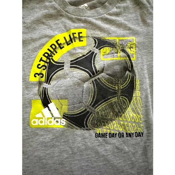 Adidas Soccer Tee size 6 yrs - Picture 2 of 4